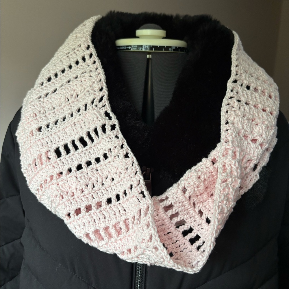 NWOT Hand Crocheted Chic Pink Crochet Infinity Scarf